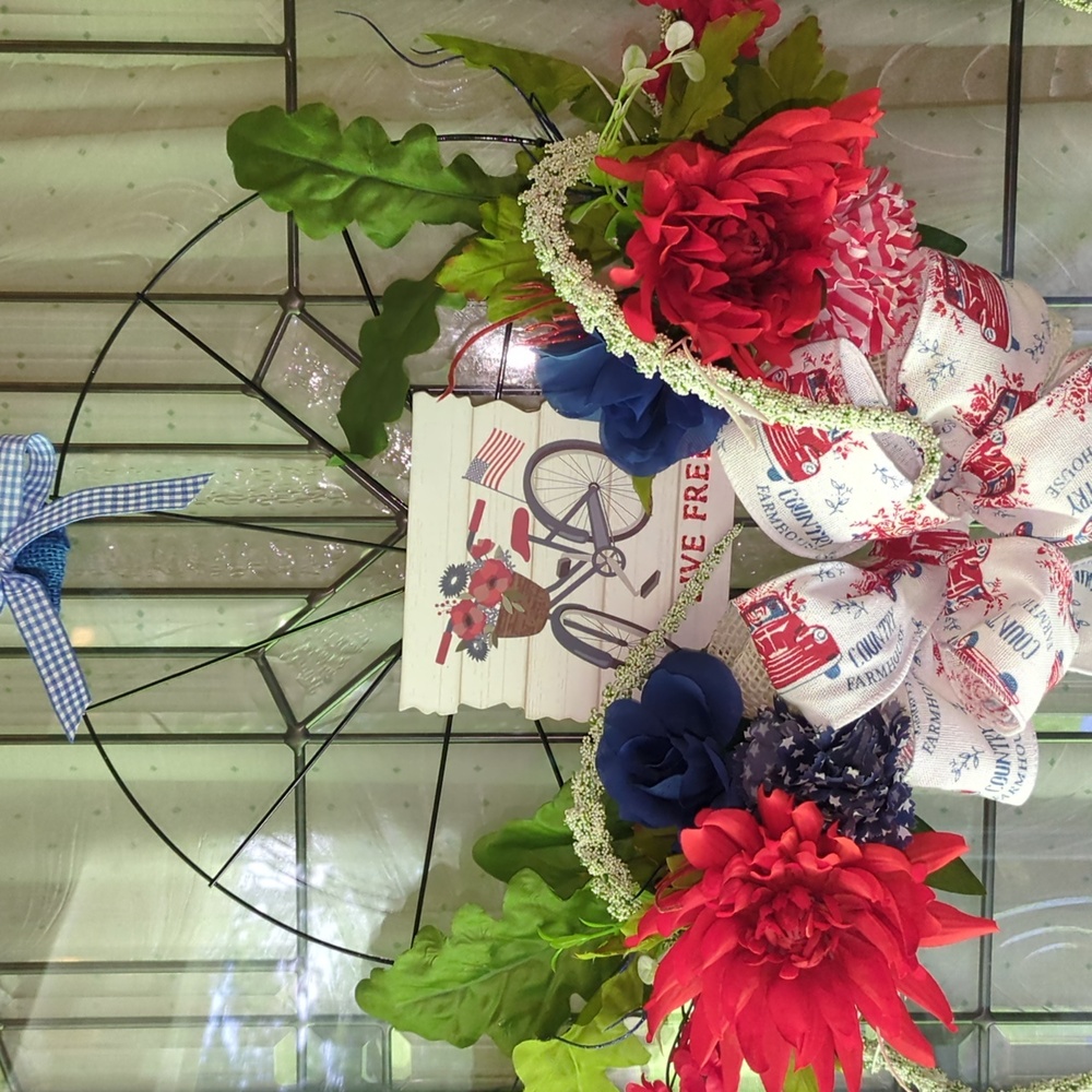 "Live Free" wheel wreath - Picture 3 of 15